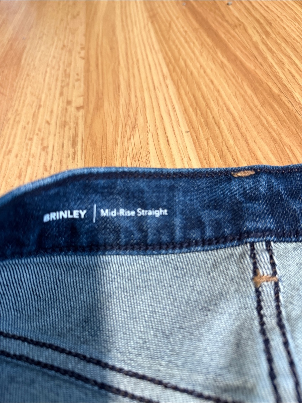 NWT AG Brinley Mid-Rise Straight Leg Jeans Size 31 - Picture 6 of 9